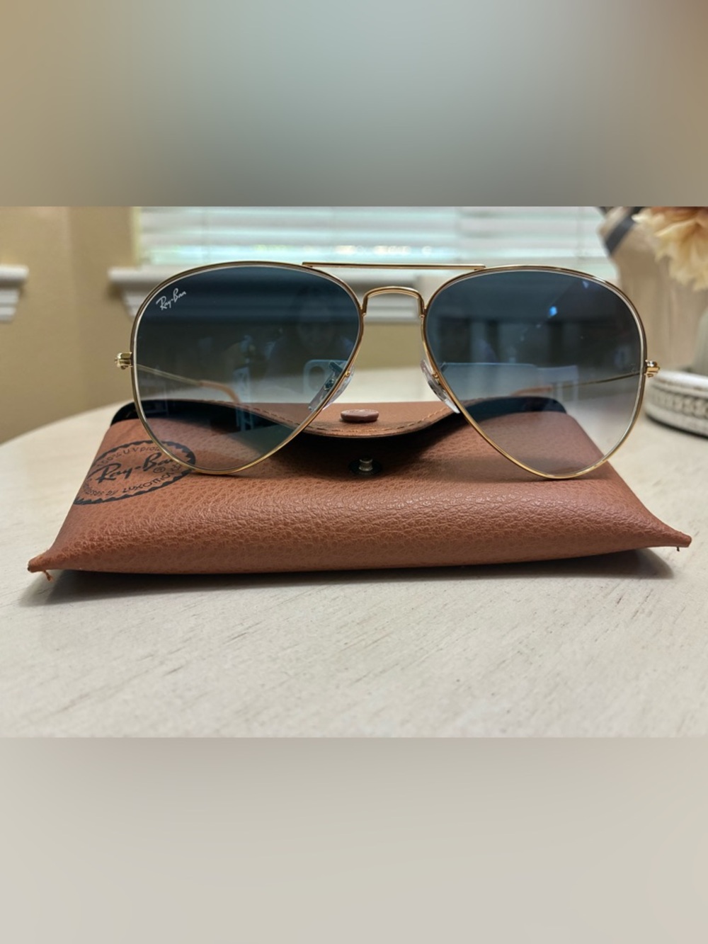 Ray-Ban Polished Aviator Gold Frame with Light Blue Gradient Lenses - Picture 5 of 8